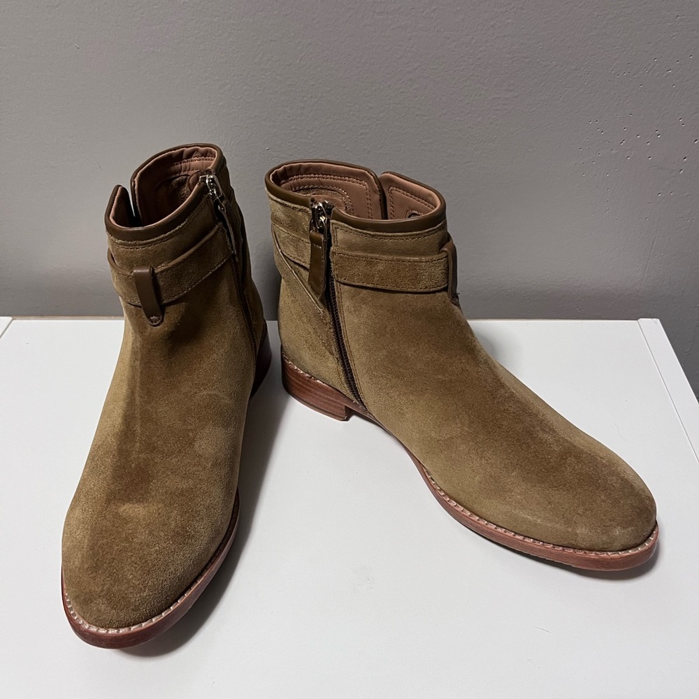 Johnston & Murphy Tan Suede Ankle Boots